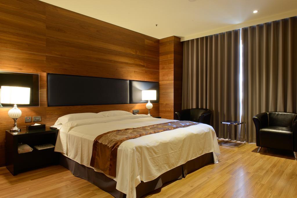 Grand Crystal Hotel مدينة هسينشو الغرفة الصورة